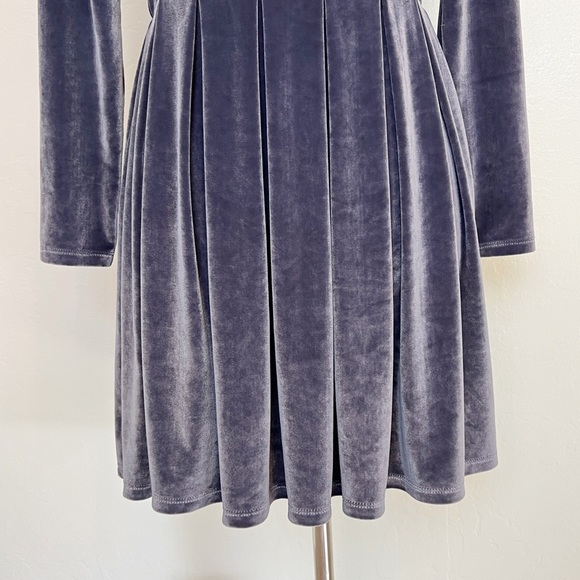 ✖️SOLD✖️•ARIZIA Talula• Lambeth Velvet Skater Dress - Picture 7 of 12